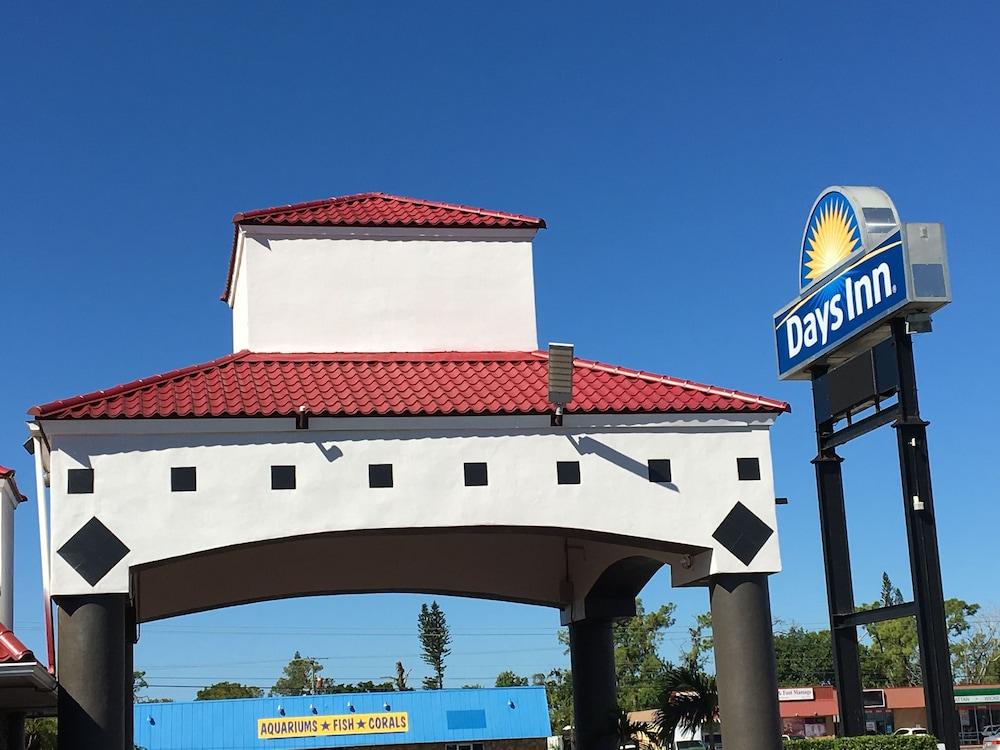 Days Inn By Wyndham Fort Myers Exterior foto