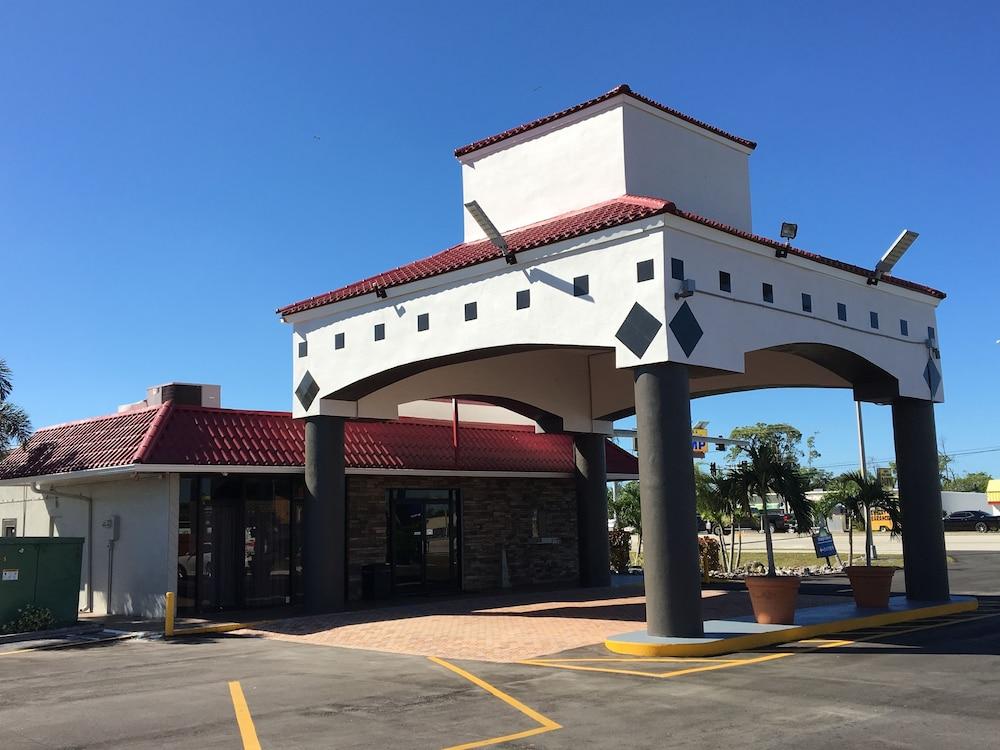 Days Inn By Wyndham Fort Myers Exterior foto