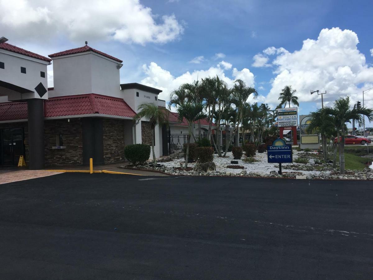 Days Inn By Wyndham Fort Myers Exterior foto