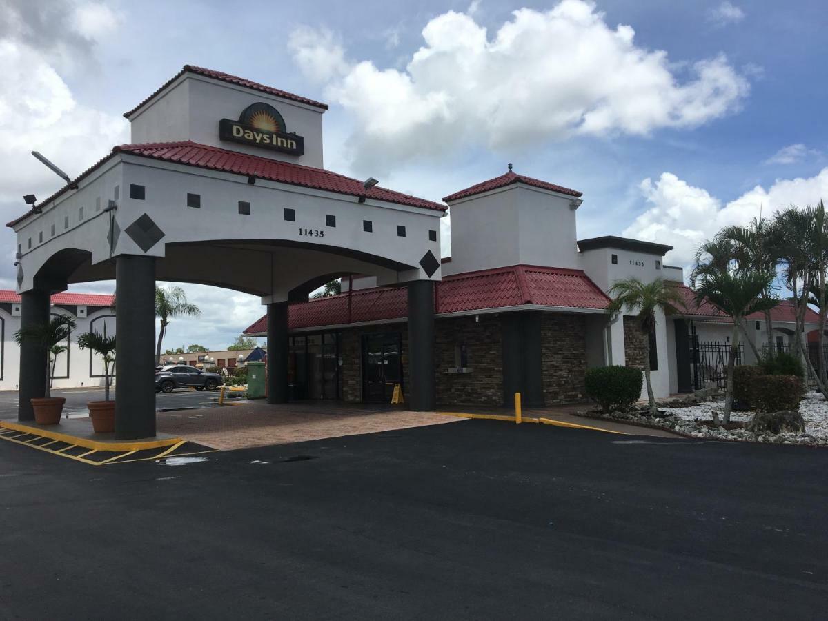 Days Inn By Wyndham Fort Myers Exterior foto